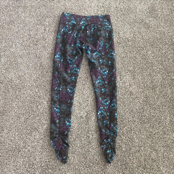 Calia By Carrie Underwood Essential Print Midnight Geo Ruched Tight - Picture 4 of 6